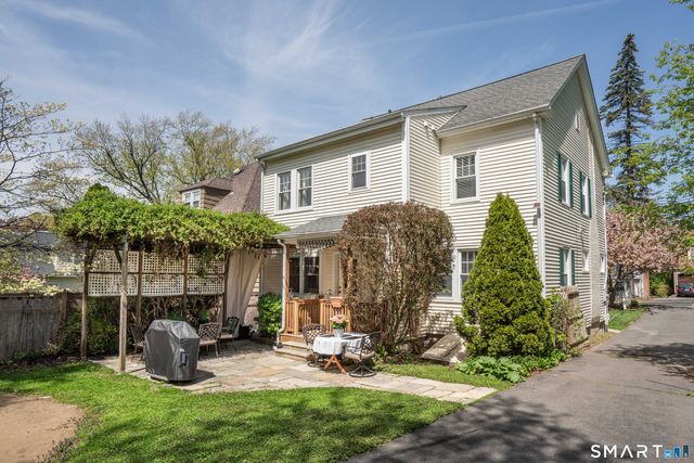 469 Fern Street, West Hartford, CT 06107