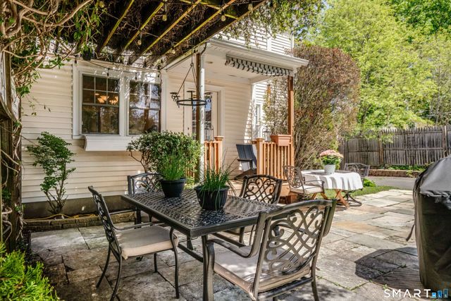 469 Fern Street, West Hartford, CT 06107