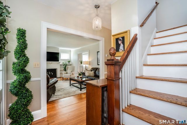 469 Fern Street, West Hartford, CT 06107