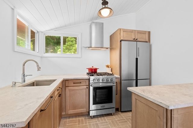 106 Seneca Lake Rd, Sparta Twp., NJ 07871