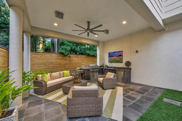 2302 Persa Street, Houston, TX 77019