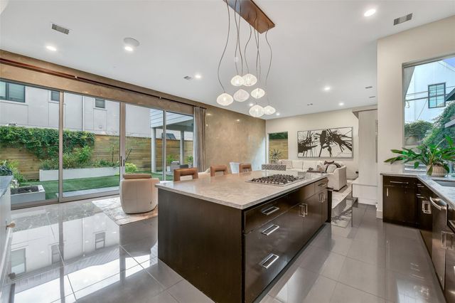 2302 Persa Street, Houston, TX 77019