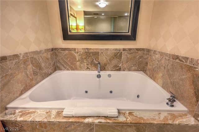 2000 Fashion Show Drive 3502, Las Vegas, NV 89109