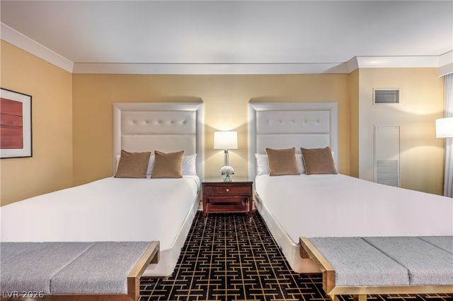 2000 Fashion Show Drive 3502, Las Vegas, NV 89109