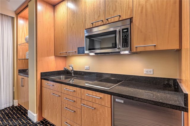 2000 Fashion Show Drive 3502, Las Vegas, NV 89109