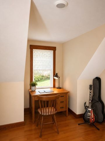 351 Hartford Ave E, Uxbridge, MA 01569