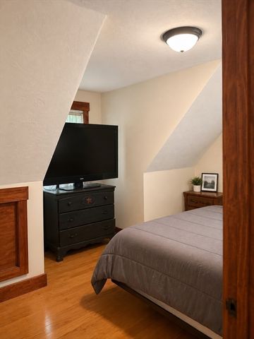 351 Hartford Ave E, Uxbridge, MA 01569