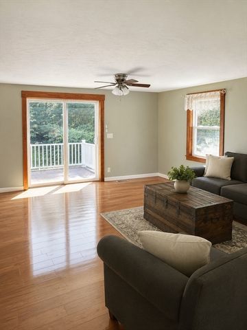 351 Hartford Ave E, Uxbridge, MA 01569