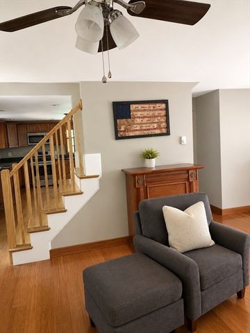 351 Hartford Ave E, Uxbridge, MA 01569