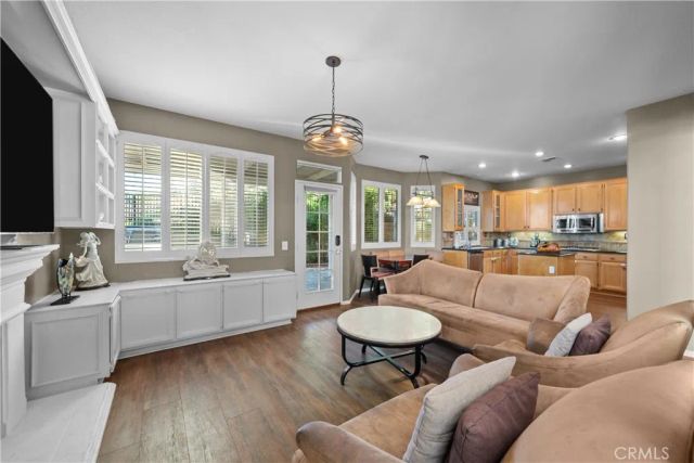 28741 Park Woodland, Saugus, CA 91390