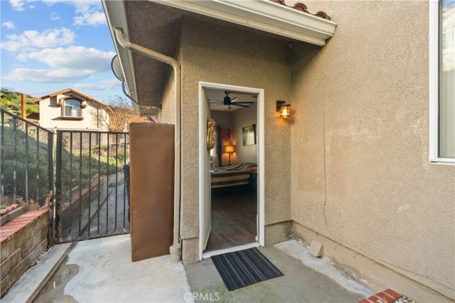 28741 Park Woodland, Saugus, CA 91390