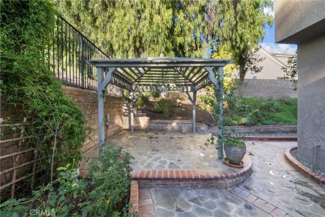 28741 Park Woodland, Saugus, CA 91390