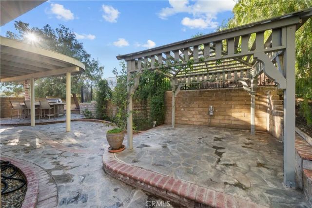 28741 Park Woodland, Saugus, CA 91390