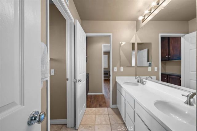 28741 Park Woodland, Saugus, CA 91390