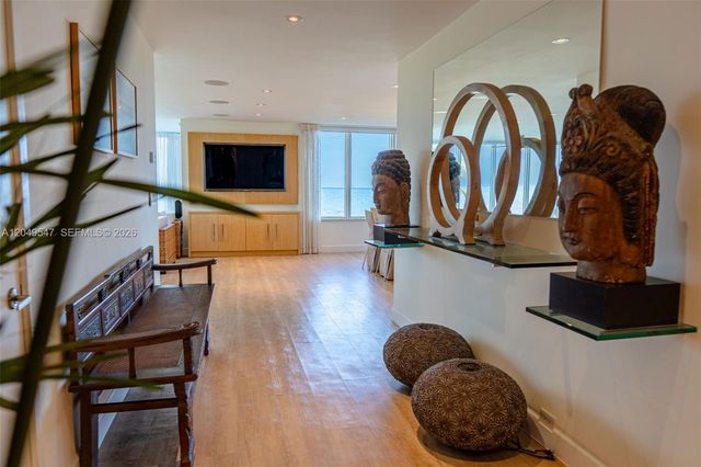 200 Ocean Lane Dr 501, Key Biscayne, FL 33149