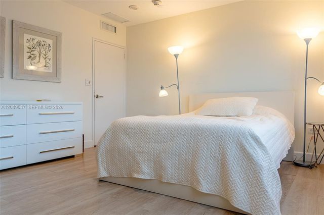 200 Ocean Lane Dr 501, Key Biscayne, FL 33149