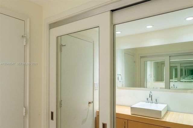 200 Ocean Lane Dr 501, Key Biscayne, FL 33149