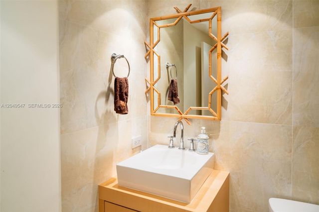 200 Ocean Lane Dr 501, Key Biscayne, FL 33149
