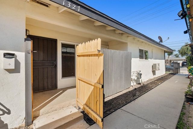 1327 Pennsylvania, Colton, CA 92324