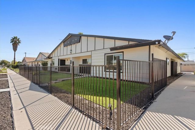 1327 Pennsylvania, Colton, CA 92324