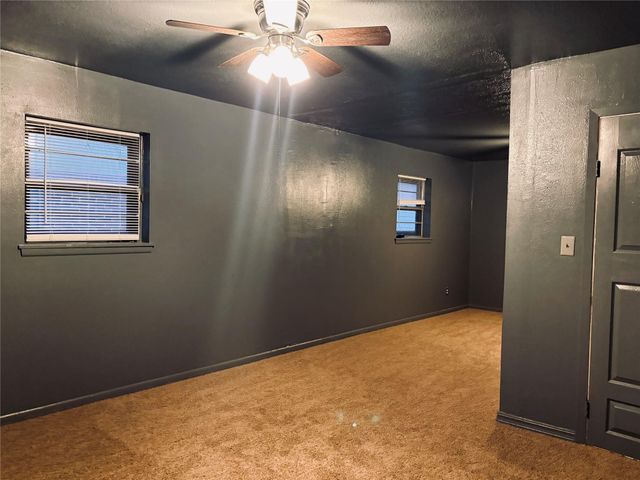 415 Zinn Drive, Crosby, TX 77532
