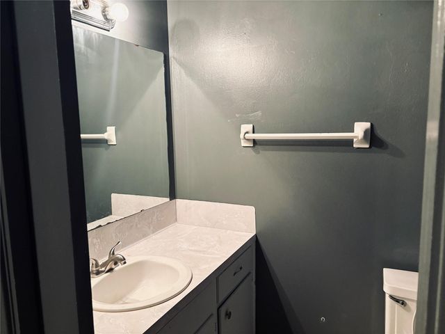 415 Zinn Drive, Crosby, TX 77532