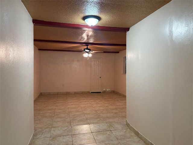 415 Zinn Drive, Crosby, TX 77532