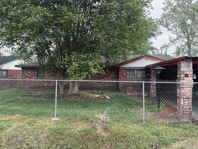 415 Zinn Drive, Crosby, TX 77532