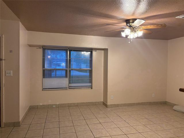 415 Zinn Drive, Crosby, TX 77532