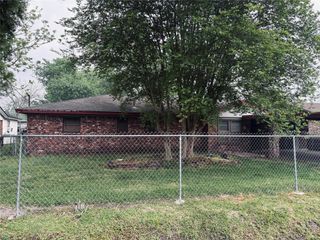 415 Zinn Drive, Crosby, TX 77532
