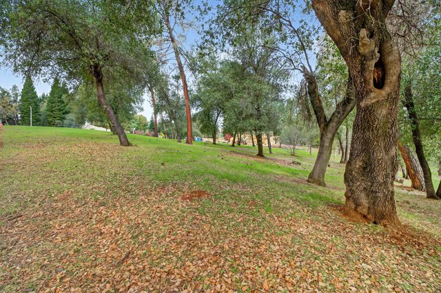 13315 Tierra Heights Road, Redding, CA 96003