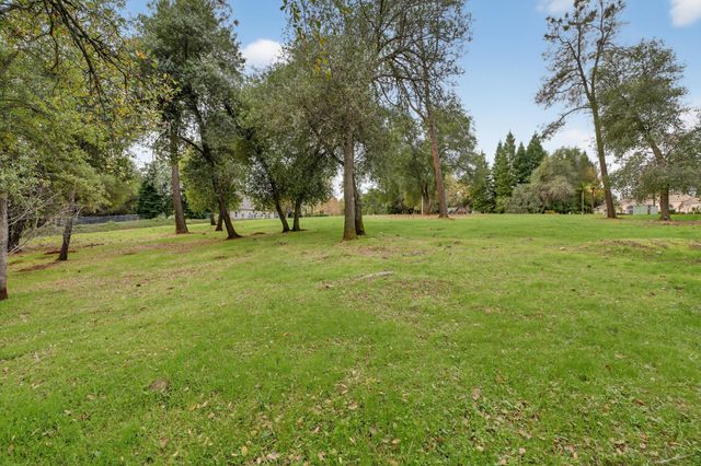 13315 Tierra Heights Road, Redding, CA 96003