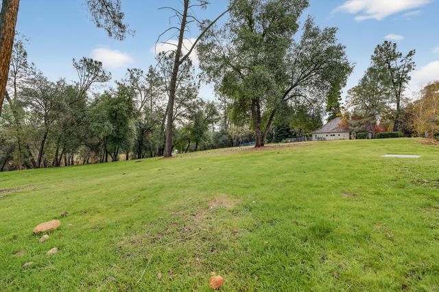 13315 Tierra Heights Road, Redding, CA 96003