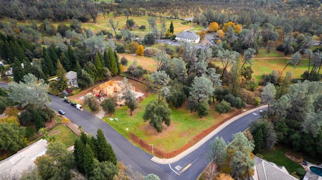 13315 Tierra Heights Road, Redding, CA 96003