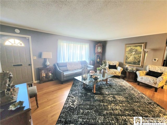 28 Laurie Lane, Jamestown, NY 14701