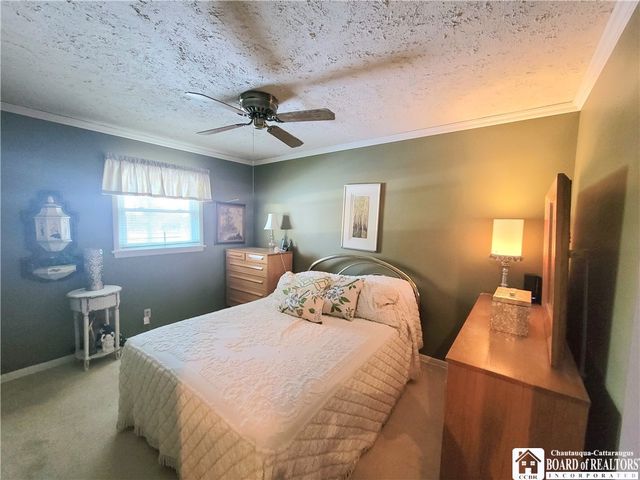 28 Laurie Lane, Jamestown, NY 14701