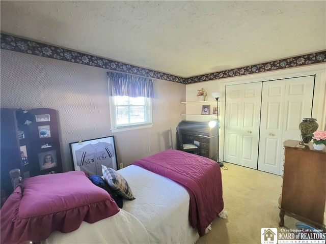 28 Laurie Lane, Jamestown, NY 14701