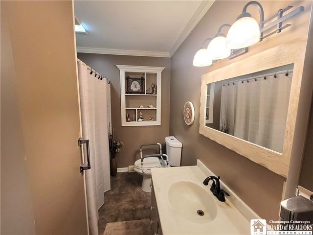 28 Laurie Lane, Jamestown, NY 14701