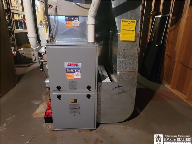 28 Laurie Lane, Jamestown, NY 14701