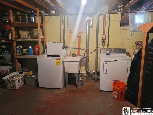 28 Laurie Lane, Jamestown, NY 14701