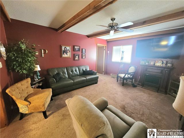 28 Laurie Lane, Jamestown, NY 14701