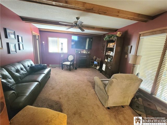 28 Laurie Lane, Jamestown, NY 14701