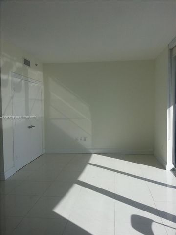 1060 Brickell Ave 2309, Miami, FL 33131