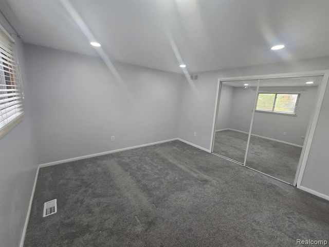 8410 Hickory Drive, Sterling Heights, MI 48312