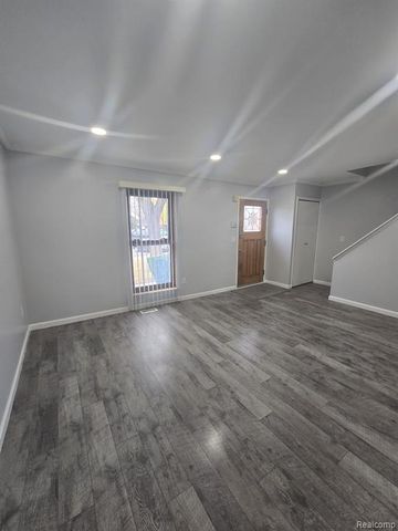 8410 Hickory Drive, Sterling Heights, MI 48312