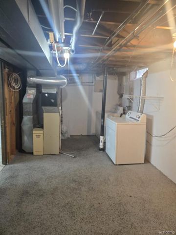 8410 Hickory Drive, Sterling Heights, MI 48312