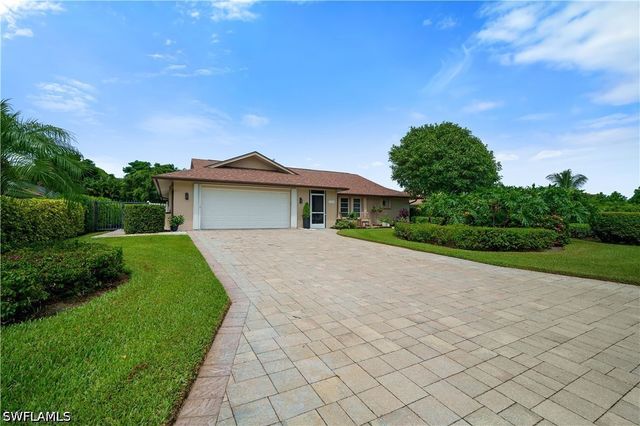 2236 Queens BLVD, Naples, FL 34112