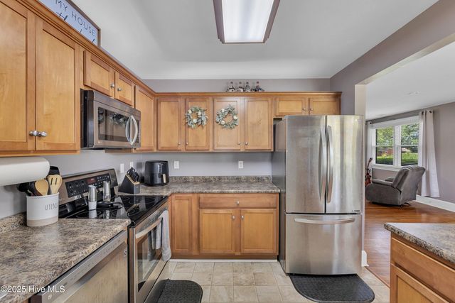 840 S Nc Highway 111, Chinquapin, NC 28521