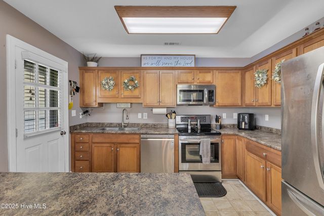840 S Nc Highway 111, Chinquapin, NC 28521