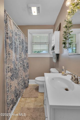 840 S Nc Highway 111, Chinquapin, NC 28521